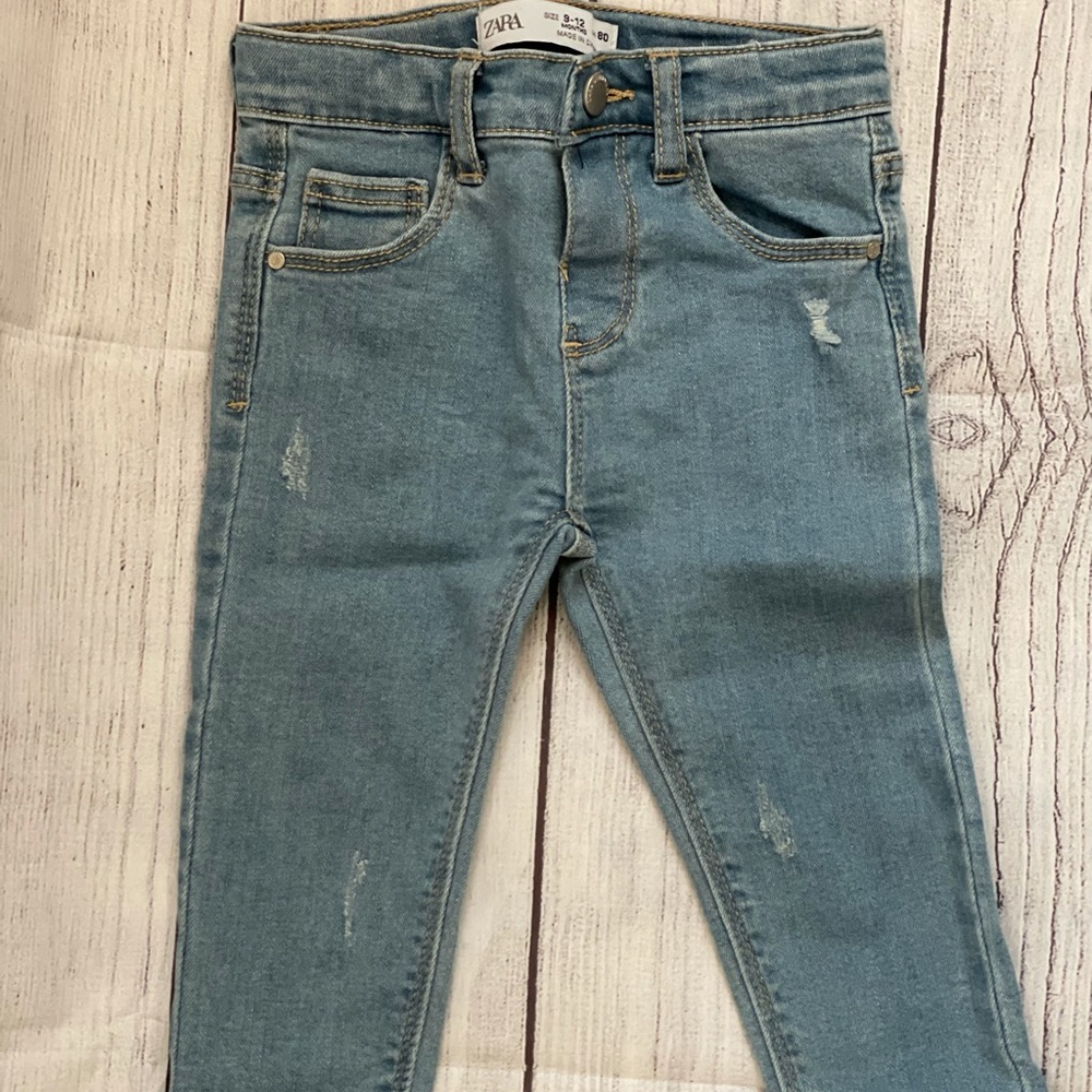 Zara baby skinny jeans in size 9-12 months.